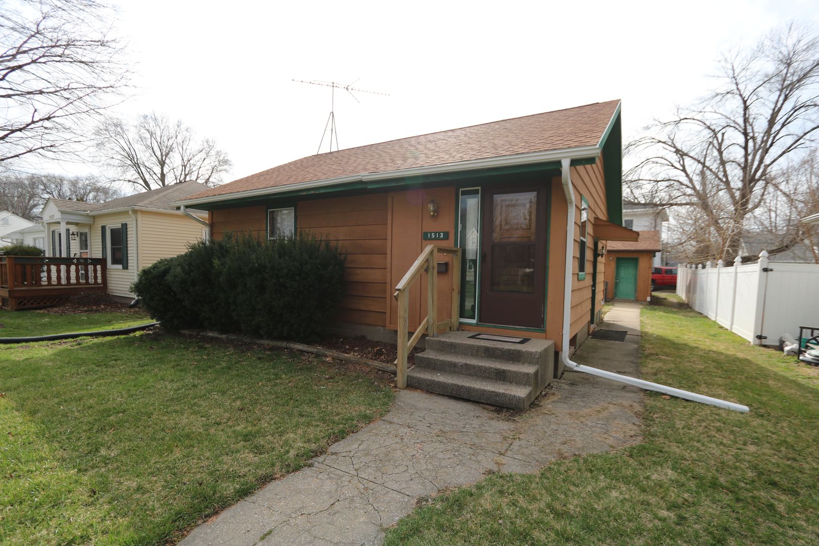 Burlington House: 1513 S 8th St.