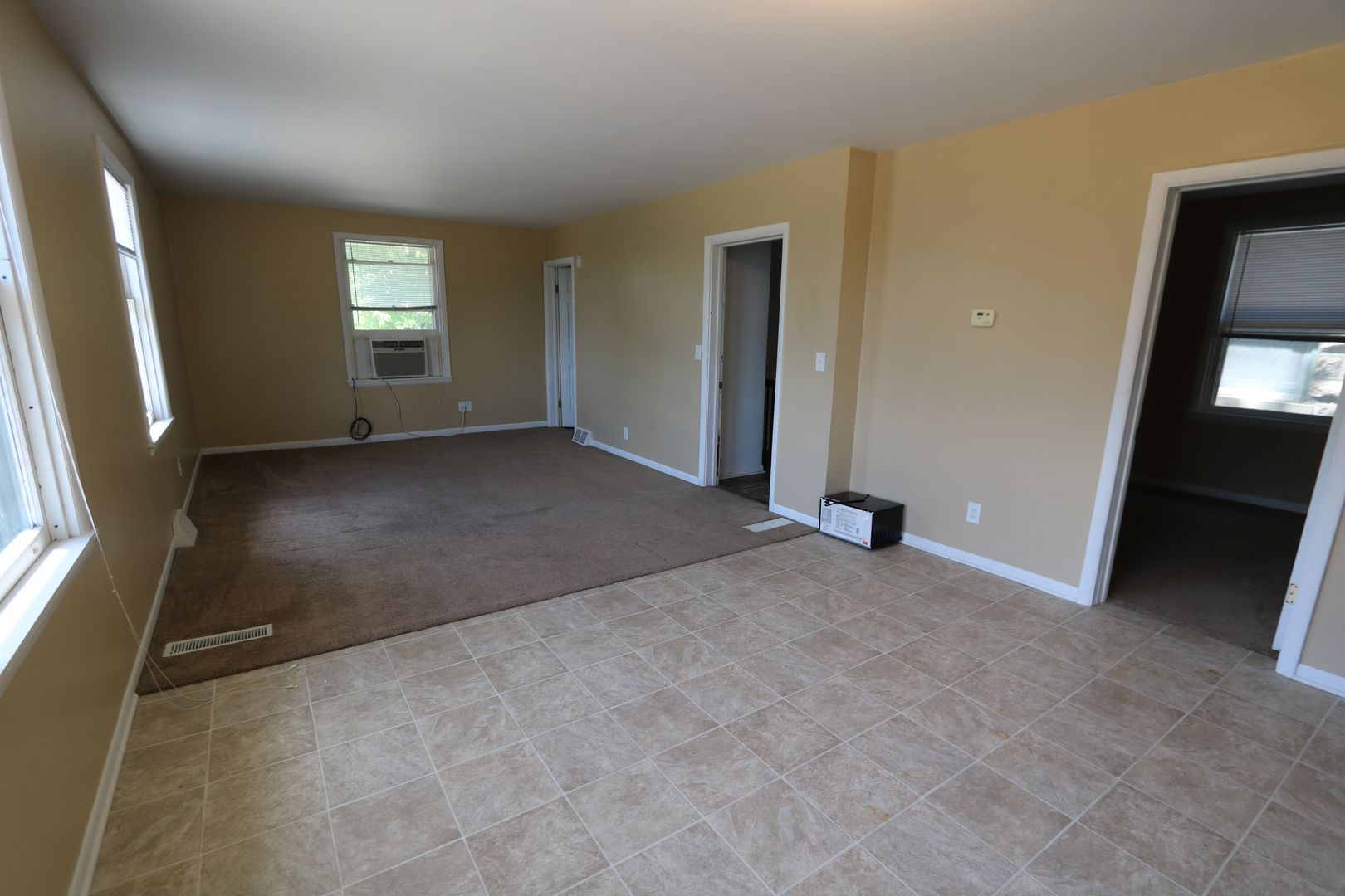 Burlington Apartment: 900 and 902 N 4th St