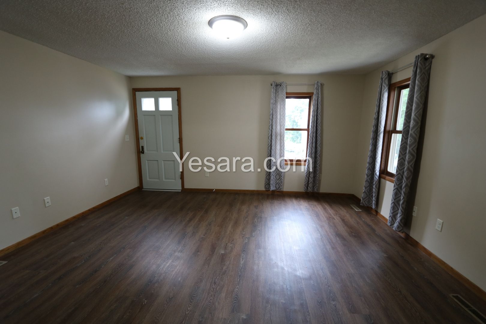 Burlington Apartment: 1315, 1317 Jefferson St