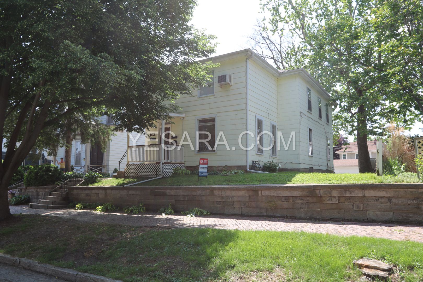 Burlington Apartment: 1021 N 6th St