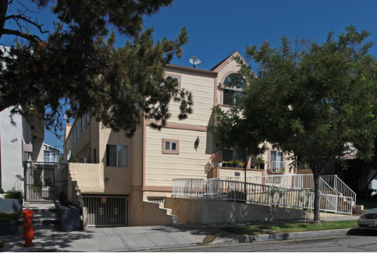 Burbank Apartment: 437 E. Cedar Ave