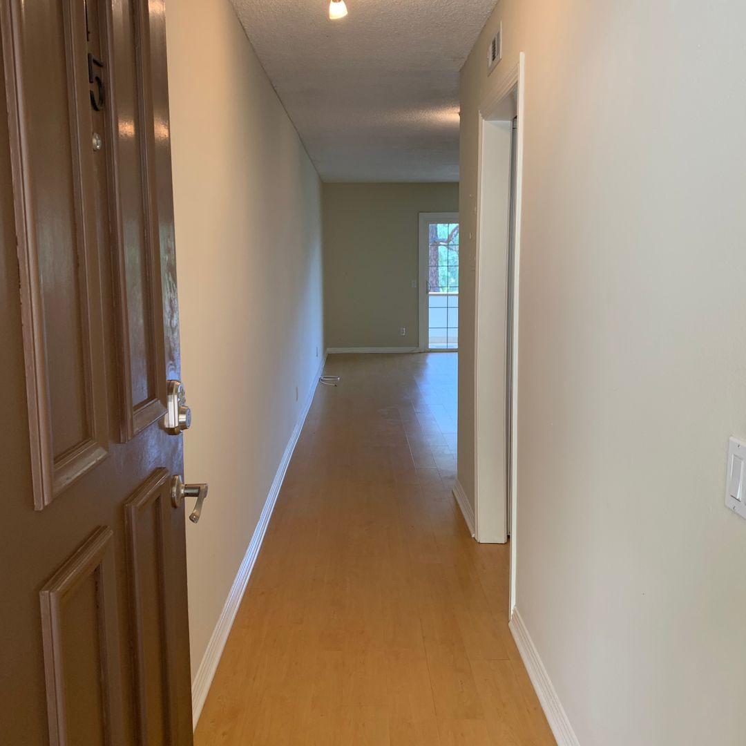 Glendale House: 1935 Alpha Rd Unit 115