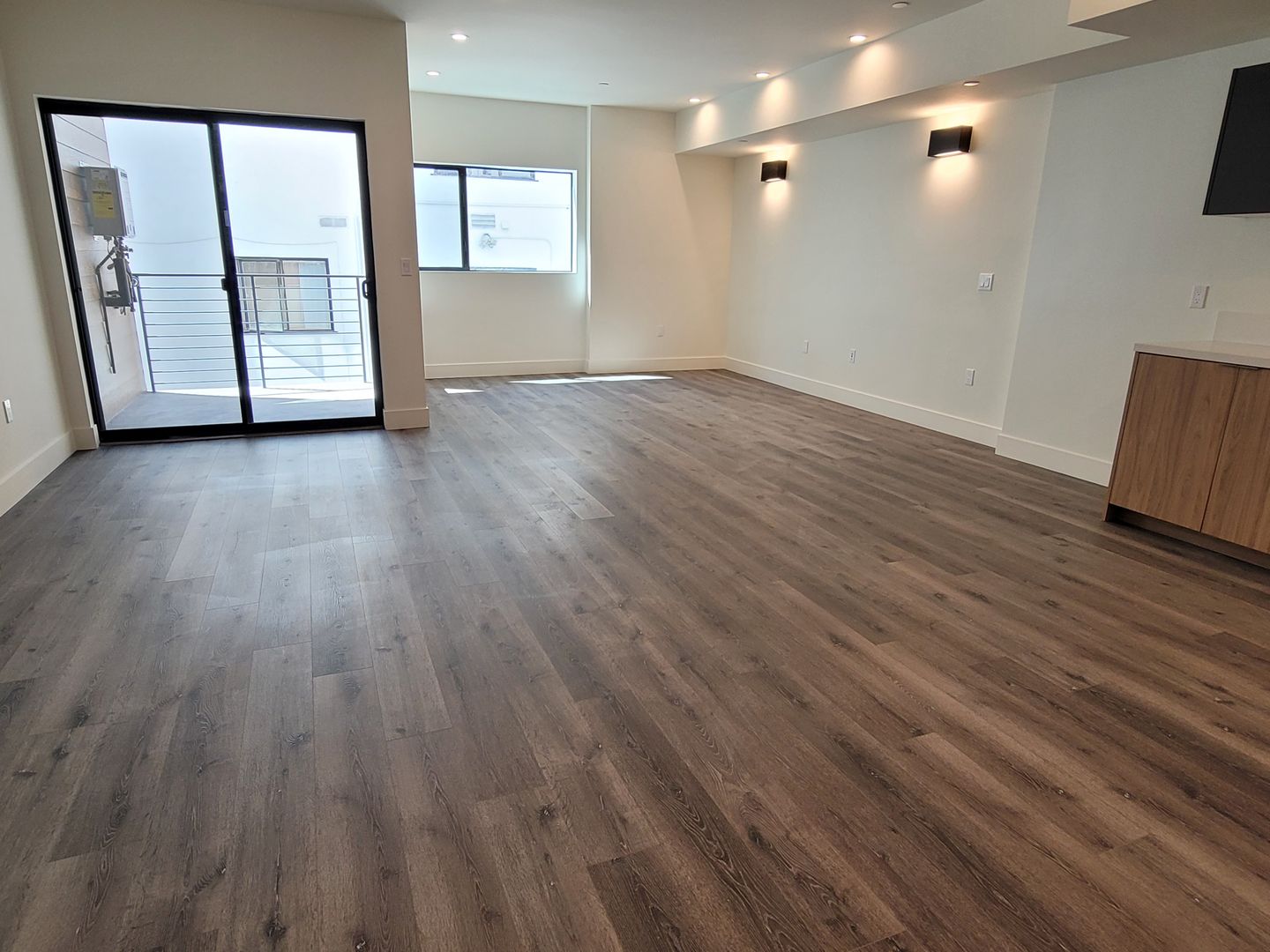 Los Angeles Apartment: 862 Moraga Dr.