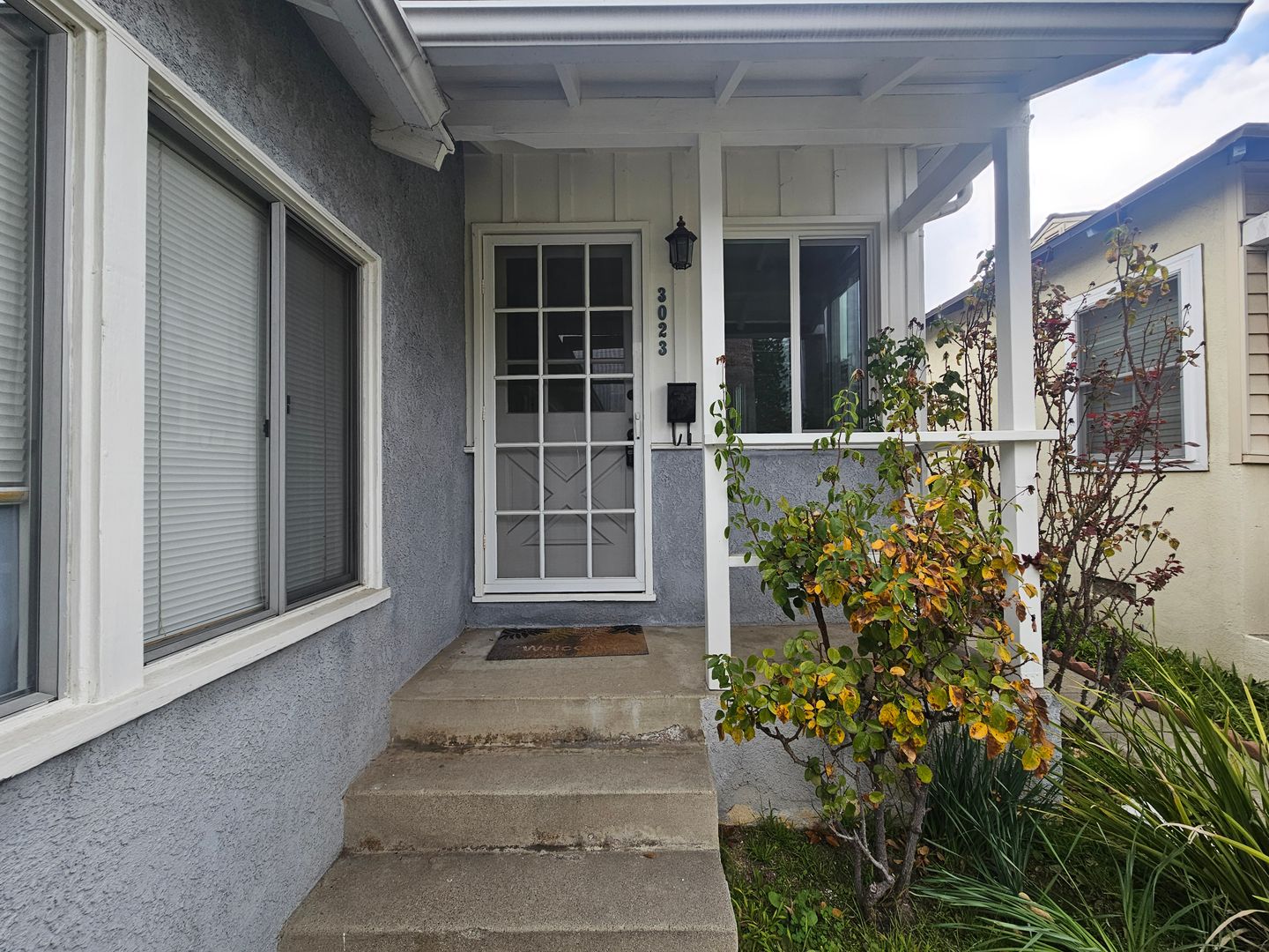 La Crescenta Apartment: 3023-3025 Community Ave