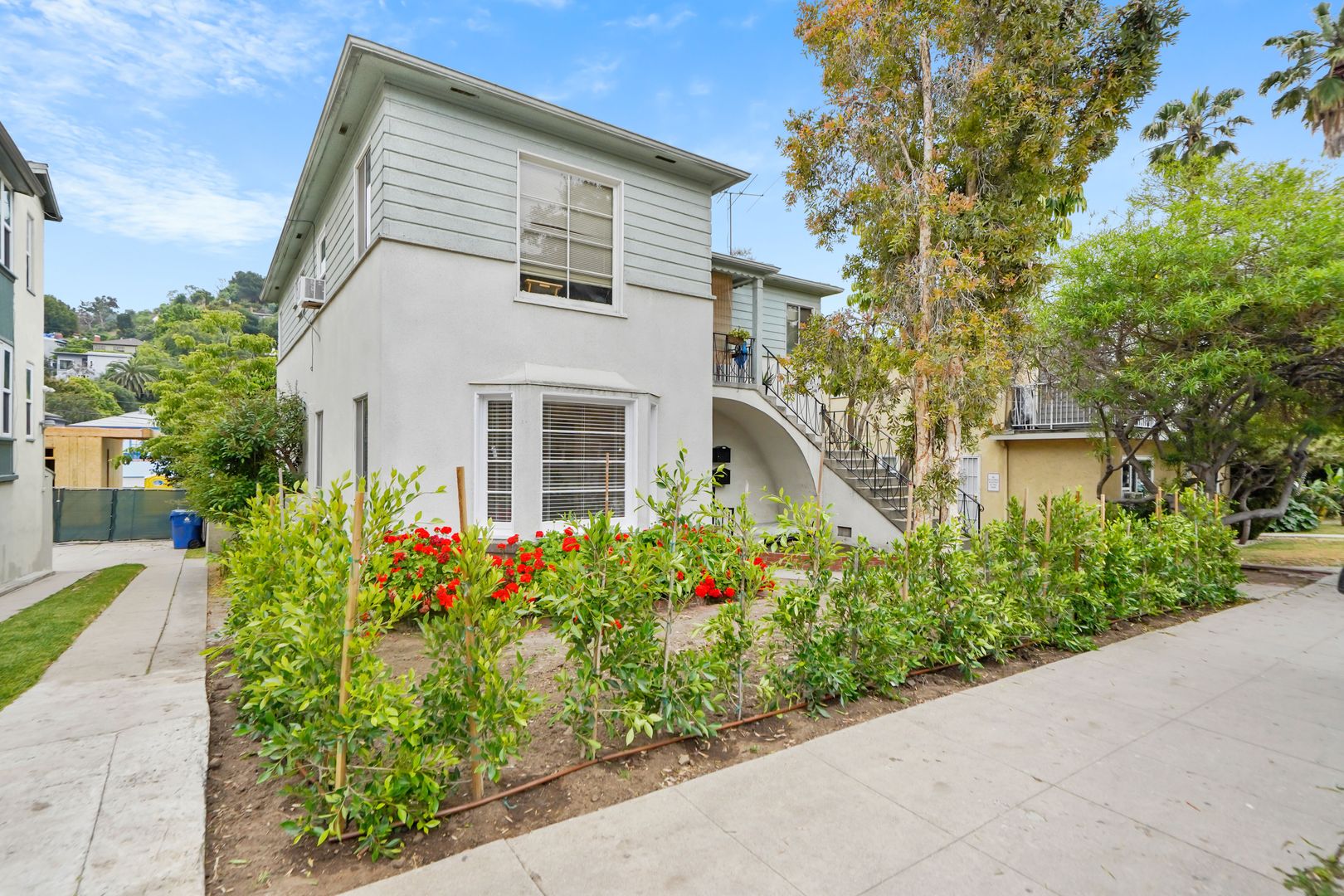 Los Angeles Apartment: 1826 W. Silverlake Dr