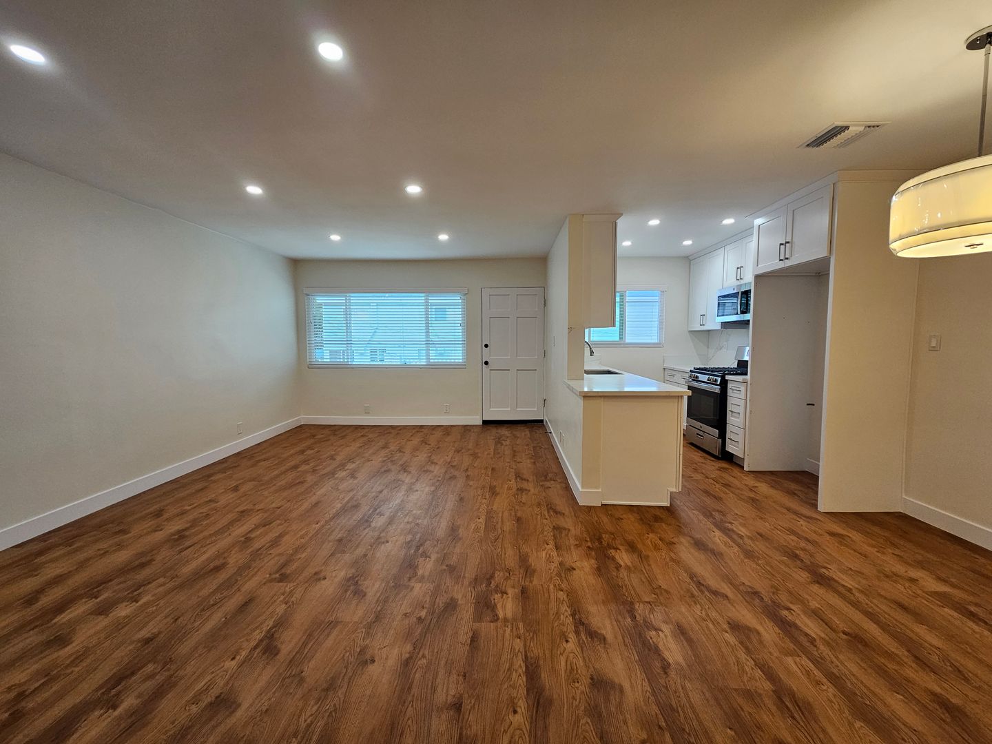Burbank Apartment: 561 East Orange Grove Avenue