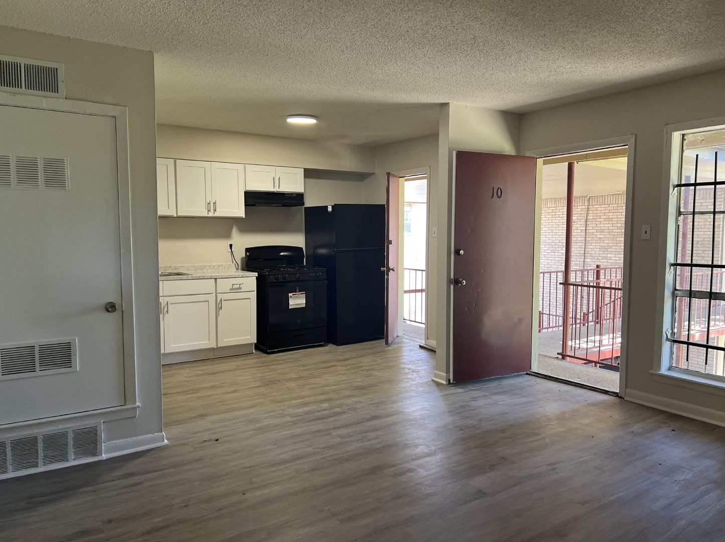 Memphis Apartment: 888 Kerr Ave