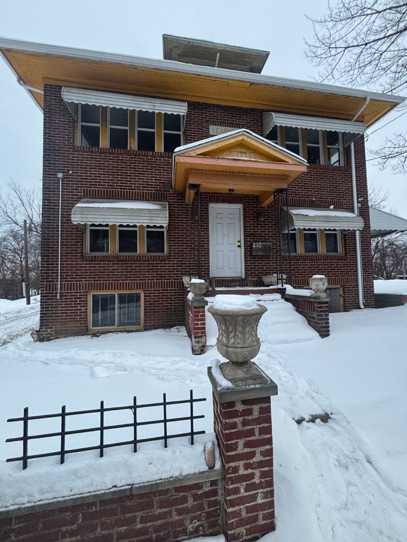 Akron Apartment: 235 South Arlington Street