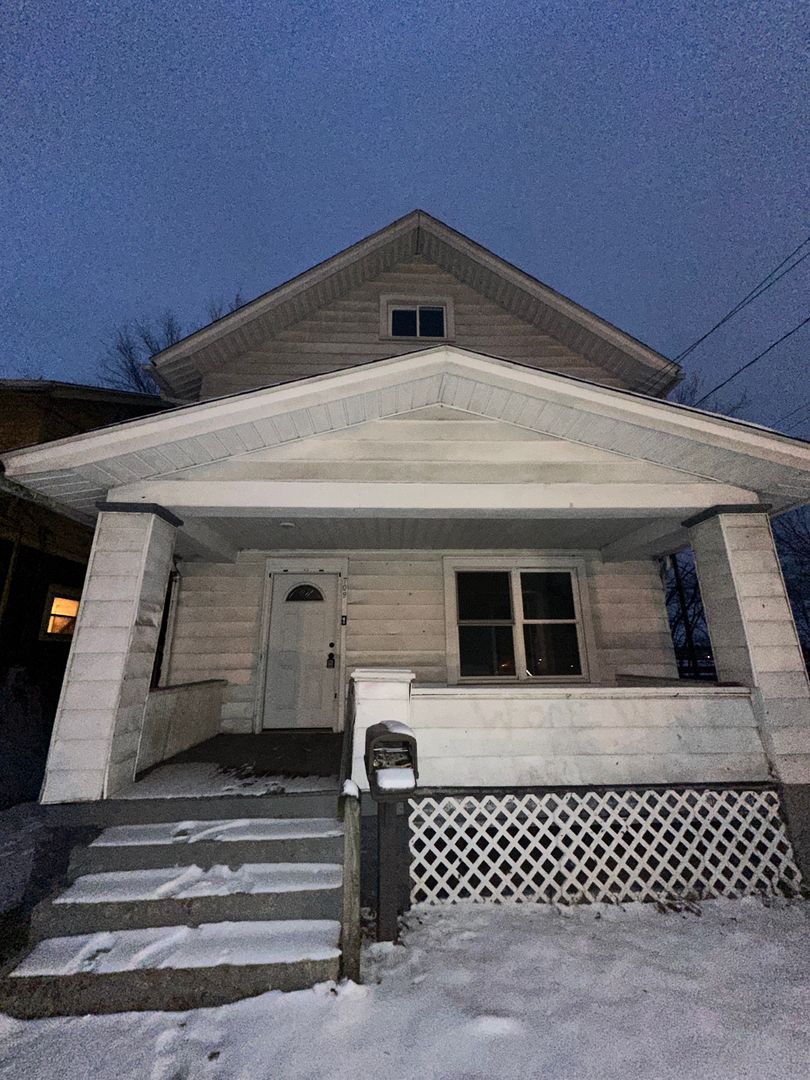 Massillon House: 709 3rd Street Southeast