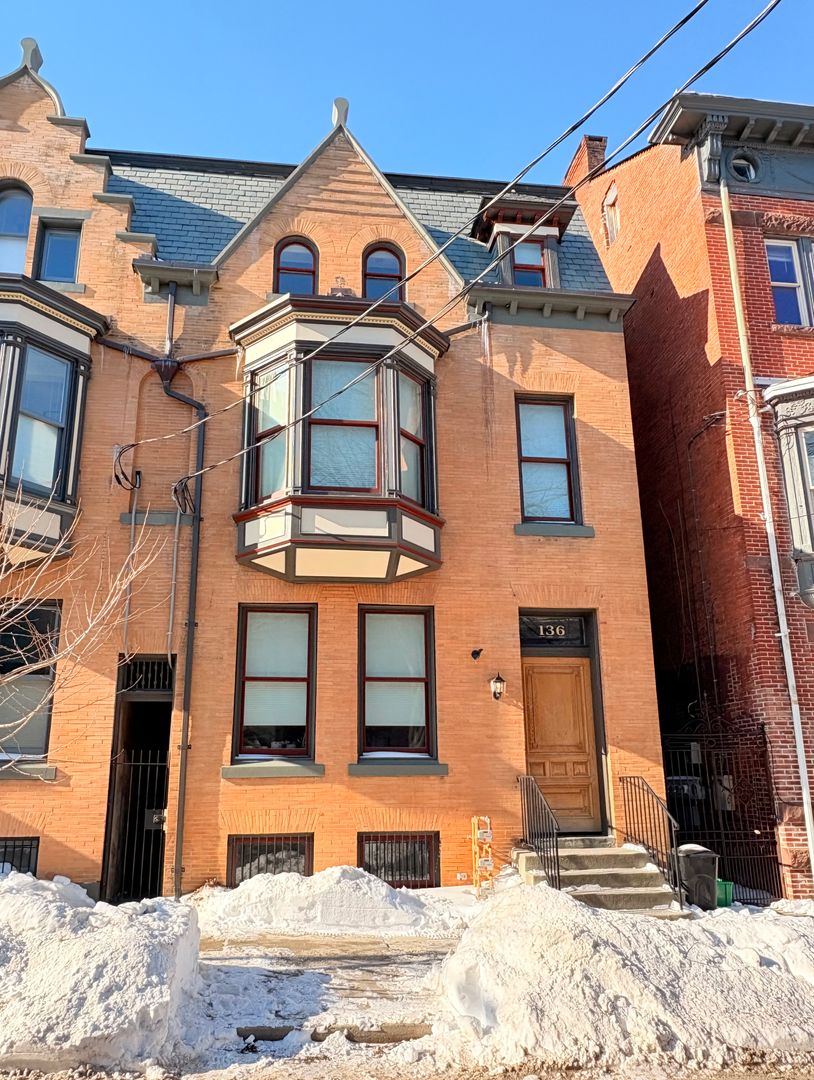 York Apartment: 136 S Beaver Street