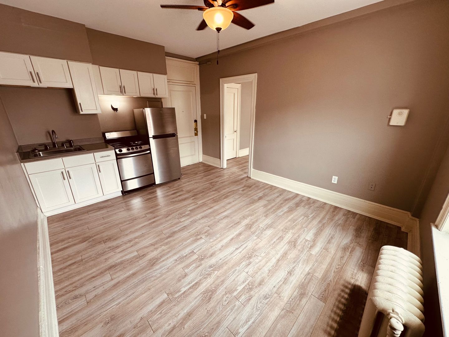 York Apartment: 7 W Philadelphia Street