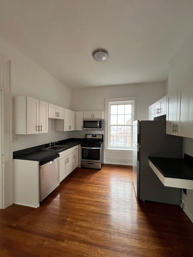 York Apartment: 127 E Market Street