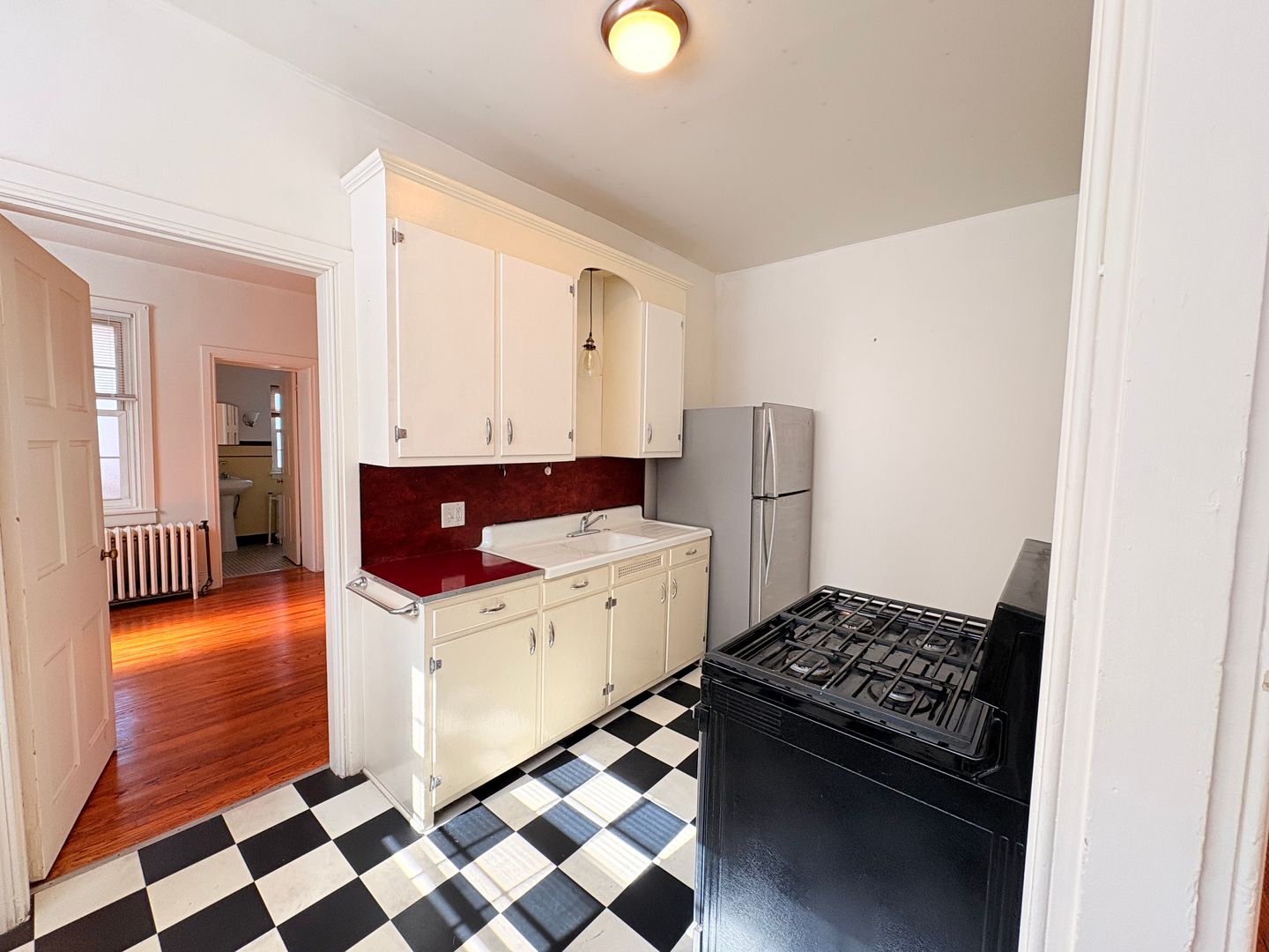 York Apartment: 104 S Beaver Street