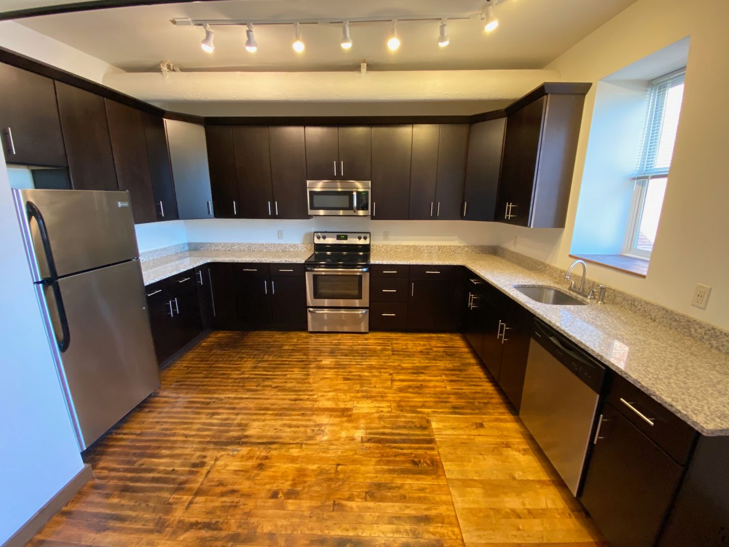 York Apartment: 1 W Market St