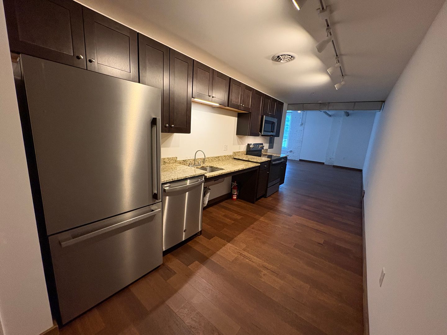 York Apartment: 231 W College Ave