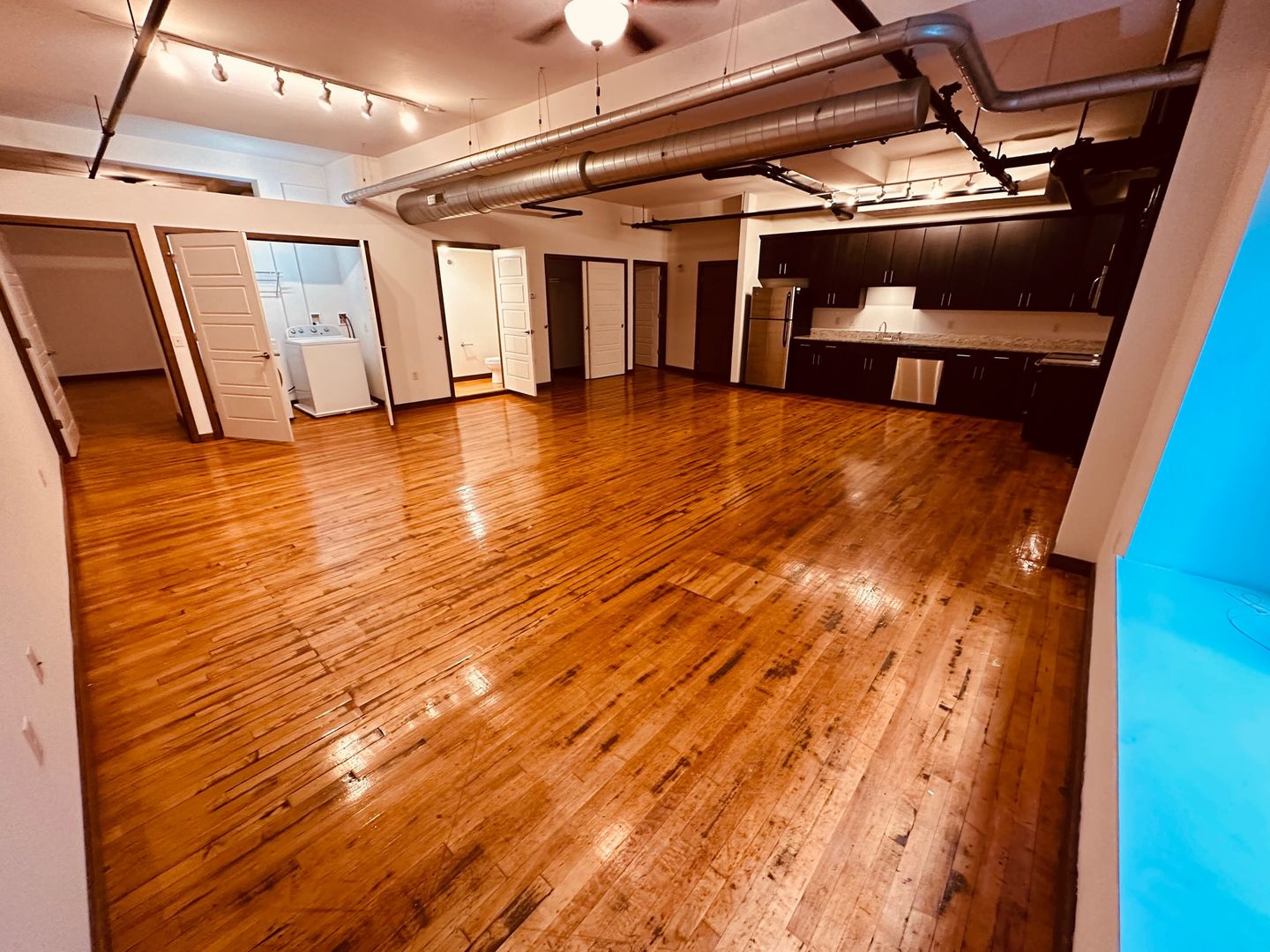 York Apartment: 1 W Market St