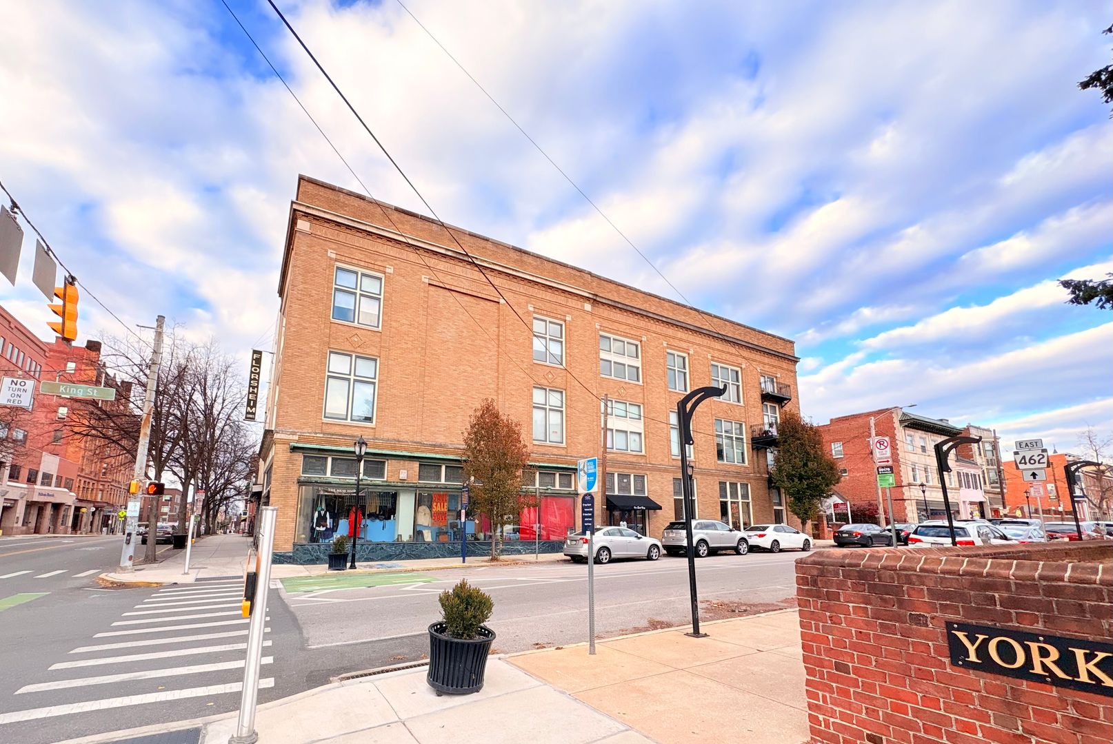 York Apartment: 1 E King Street