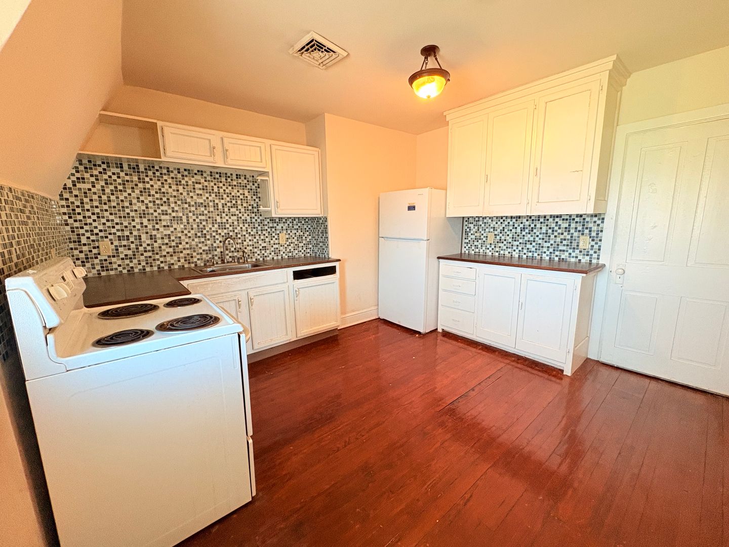 Spring Grove Apartment: 86 S Main St