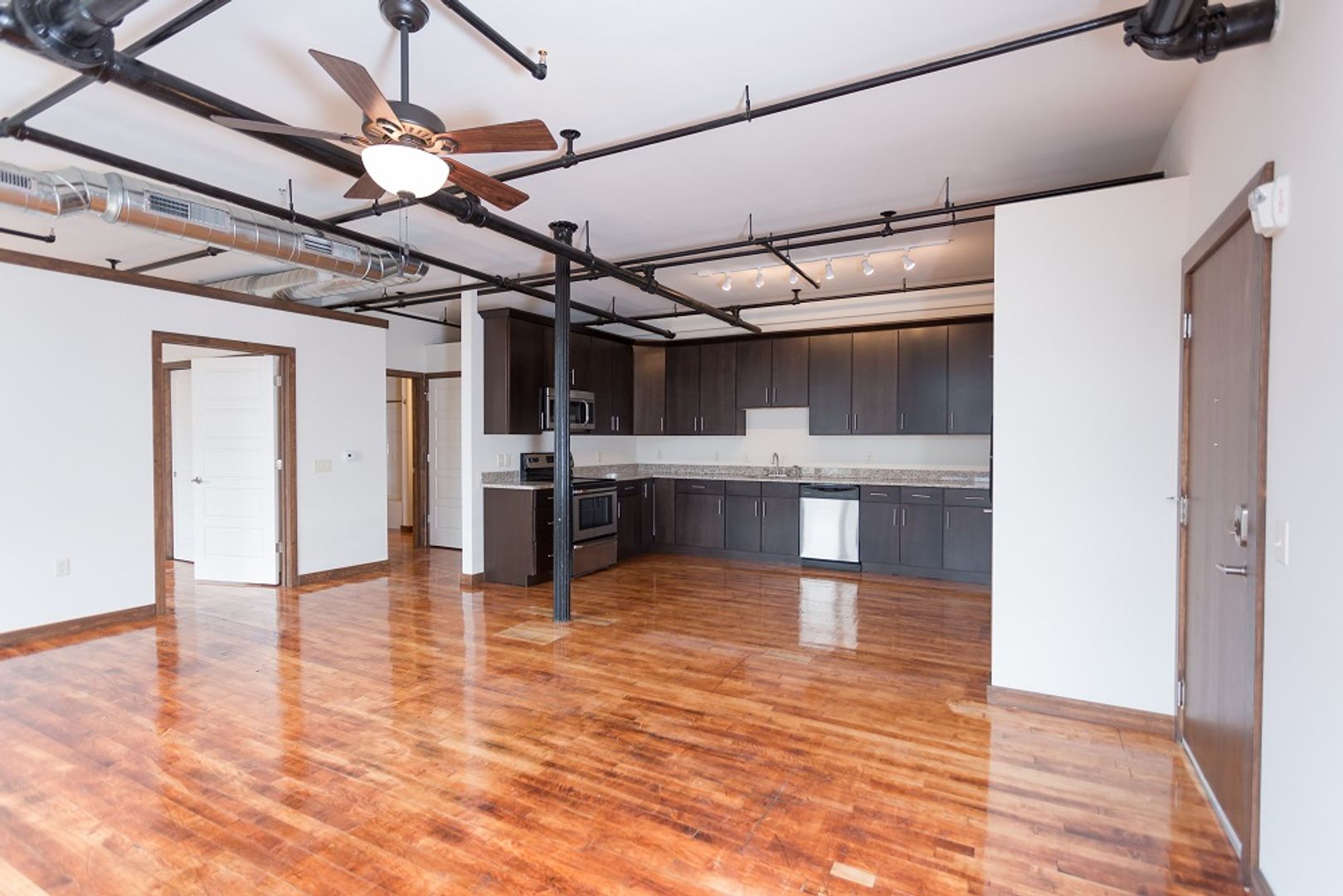 York Apartment: 1 W Market St