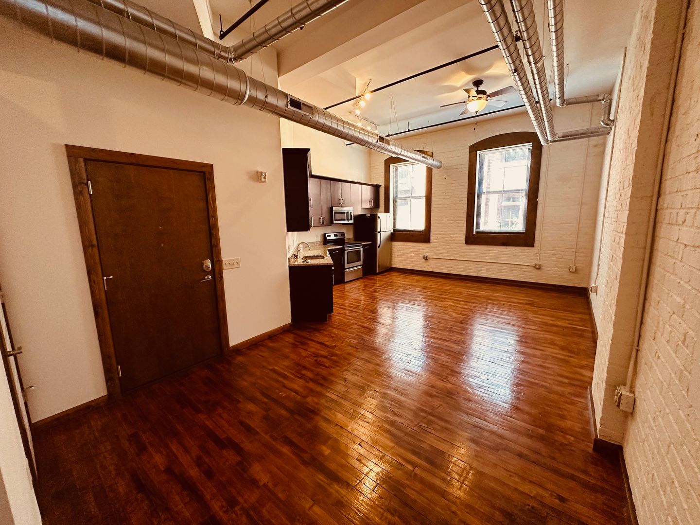 York Apartment: 1 W Market St