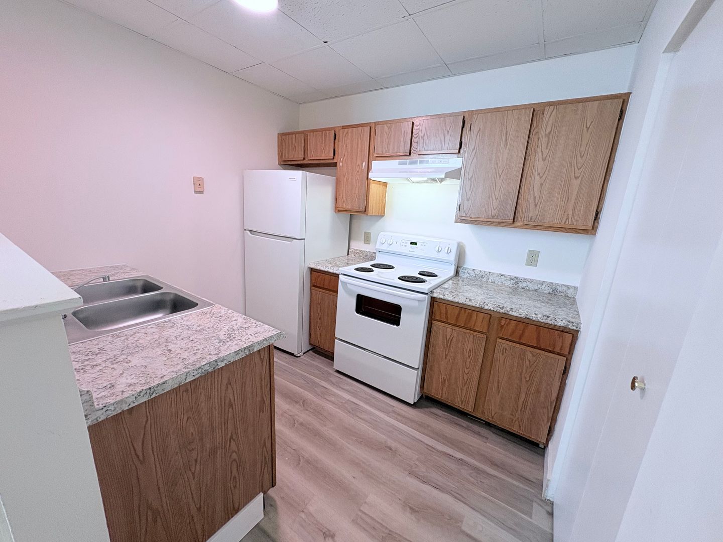 York Apartment: 252 W College Ave