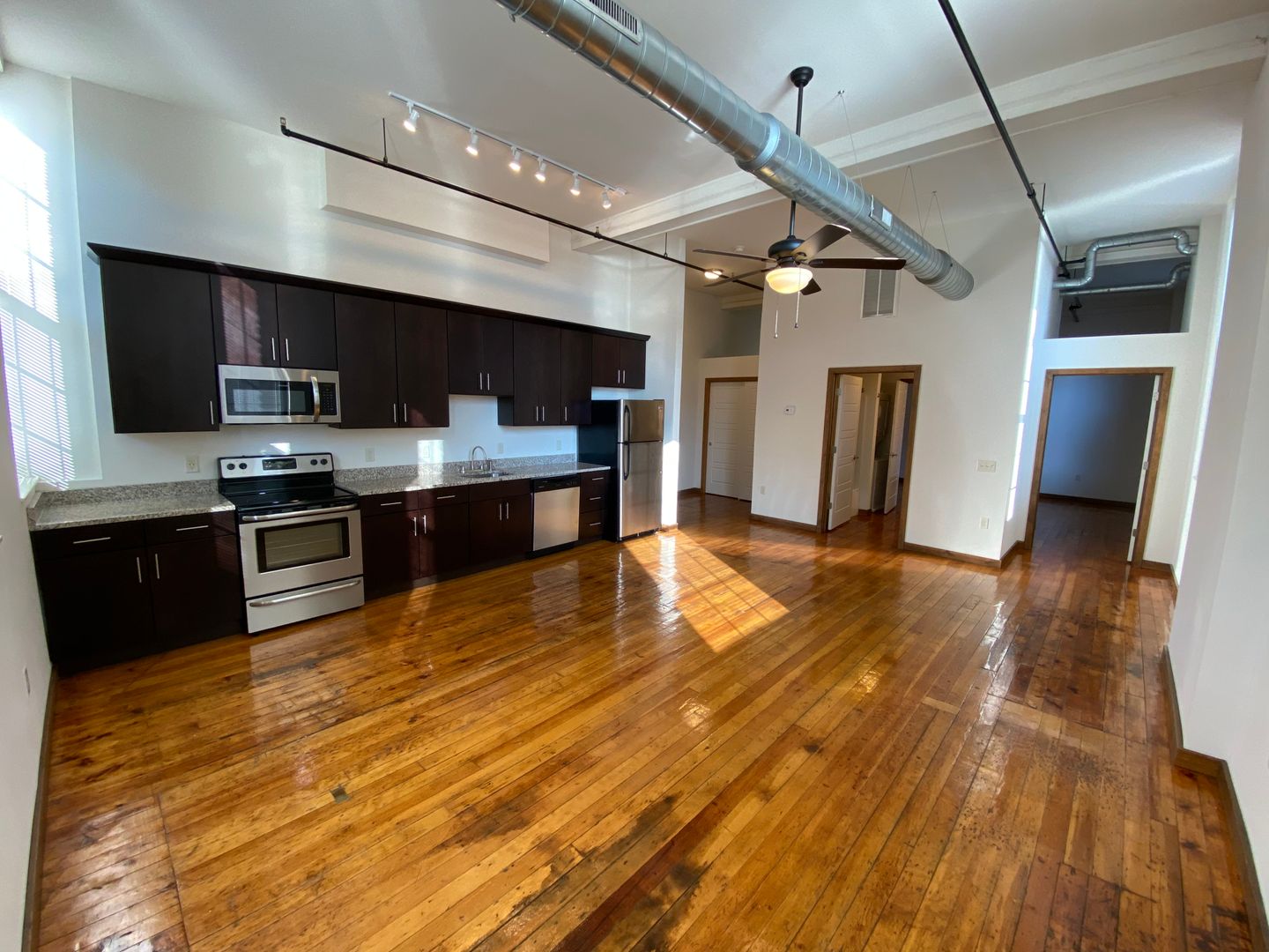 York Apartment: 1 W Market St