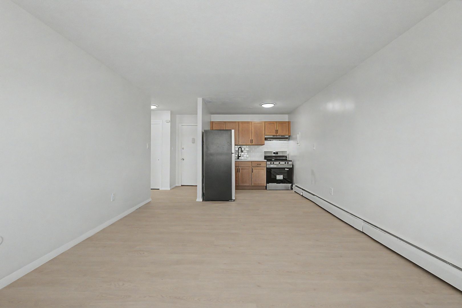 Windsor Locks Apartment: 21 Spring St