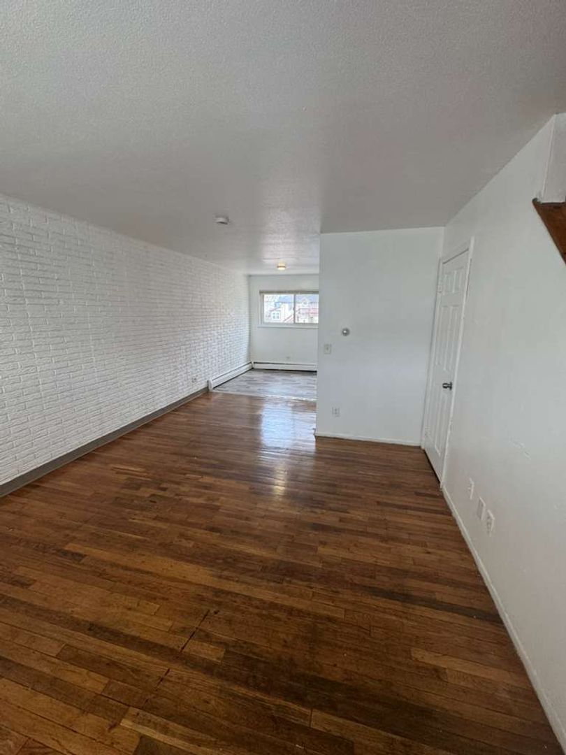 New Haven Apartment: 241 Quinnipiac Ave