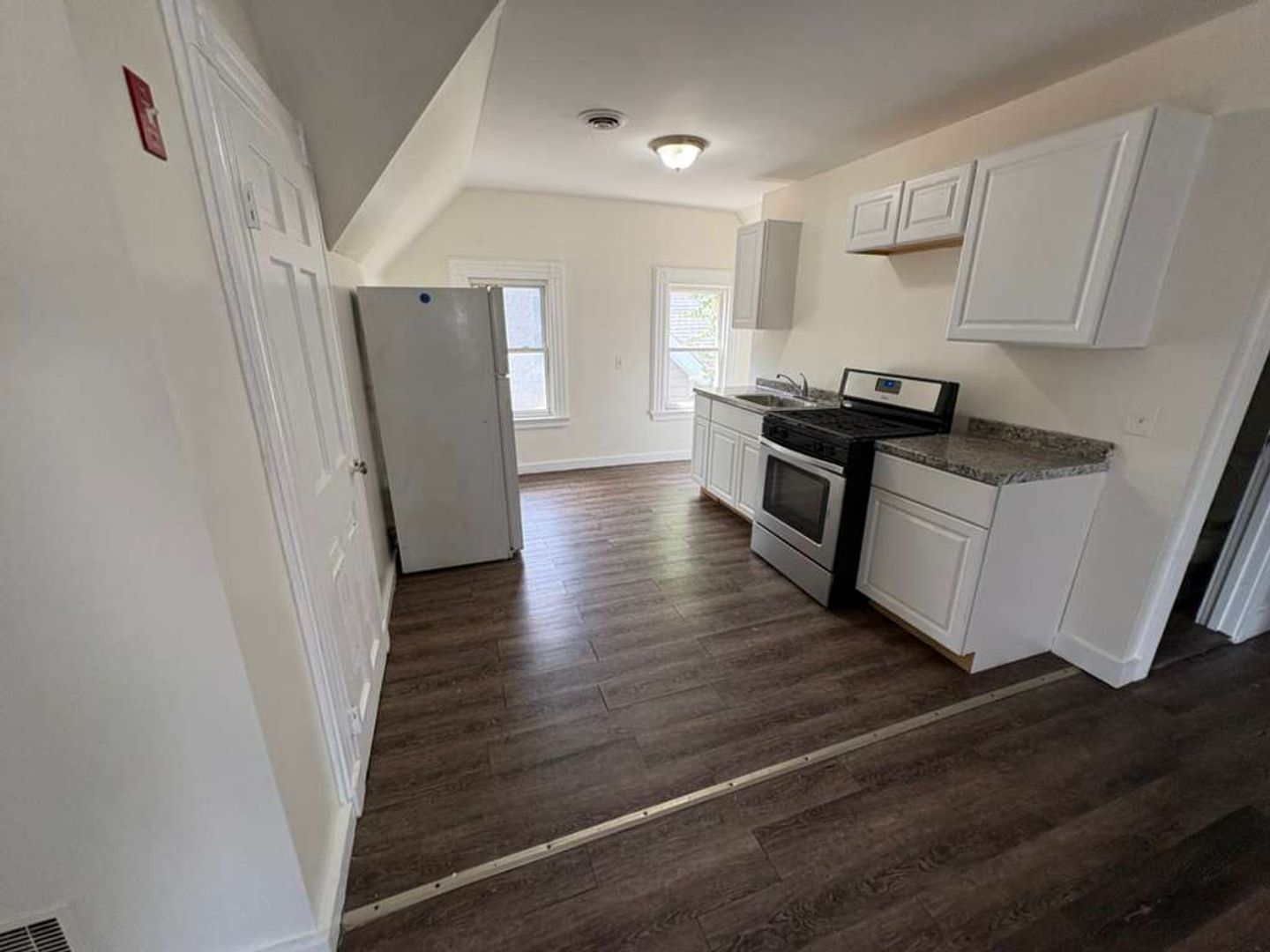New haven Apartment: 745 George St