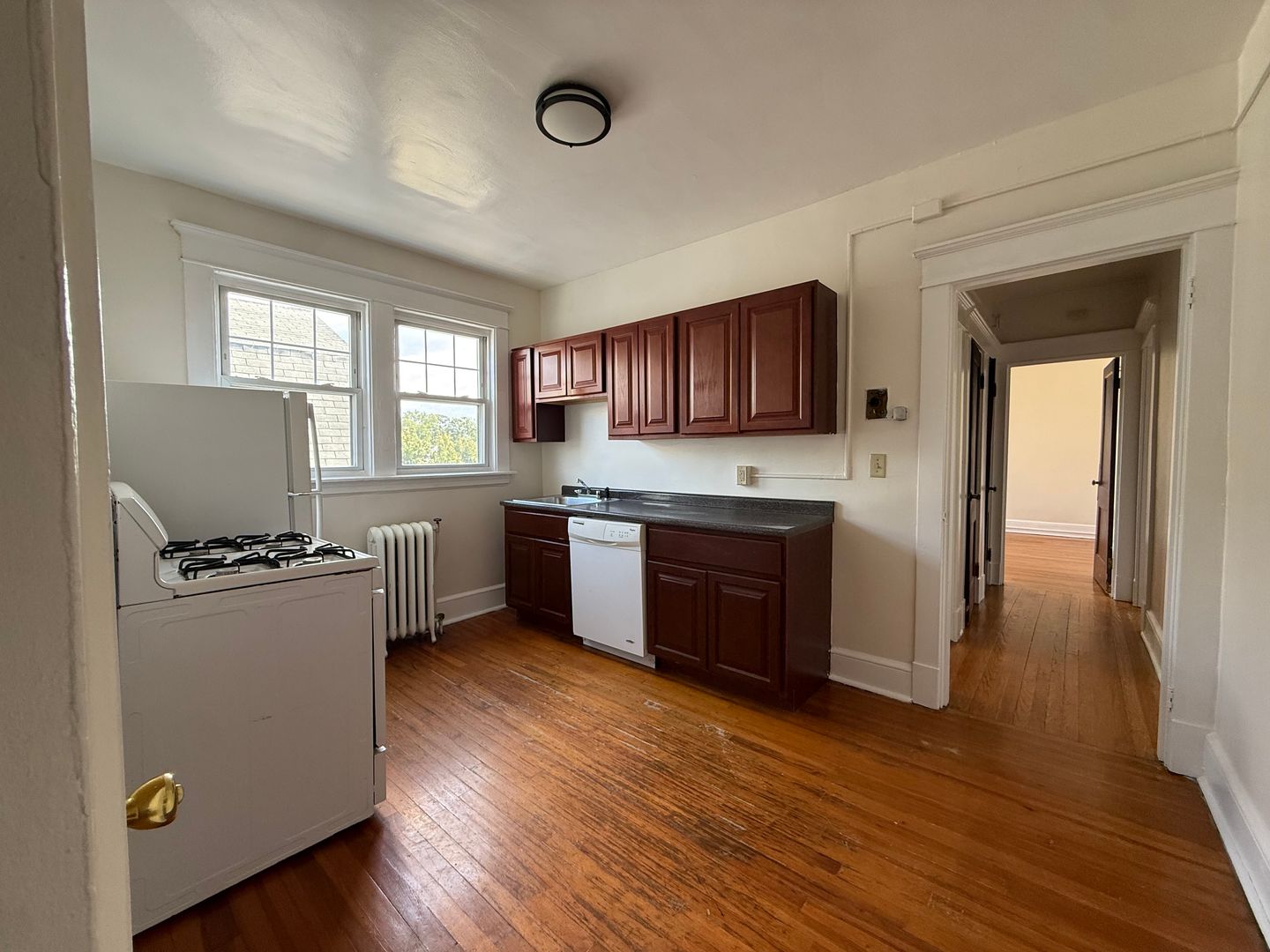 West Haven Apartment: 182 Elm St