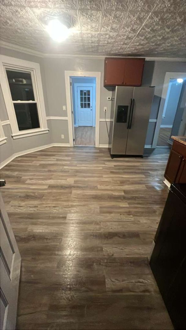 Meriden Apartment: 116 Willow St