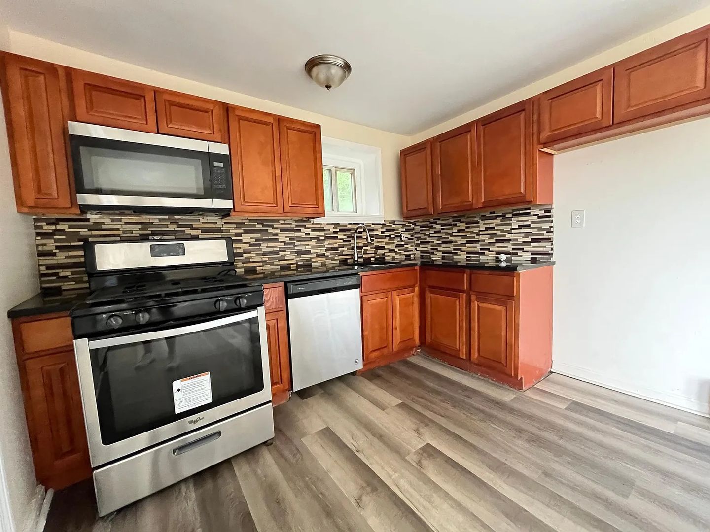 West Haven House: 22 Hemlock St