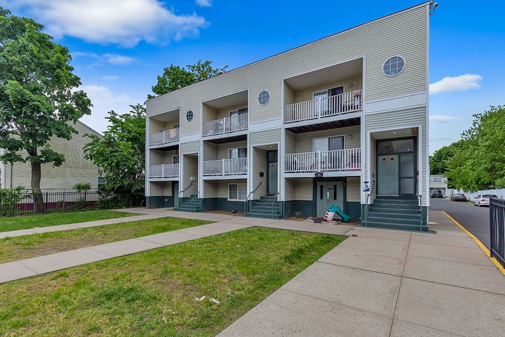 new haven Apartment: 76 sherman ave