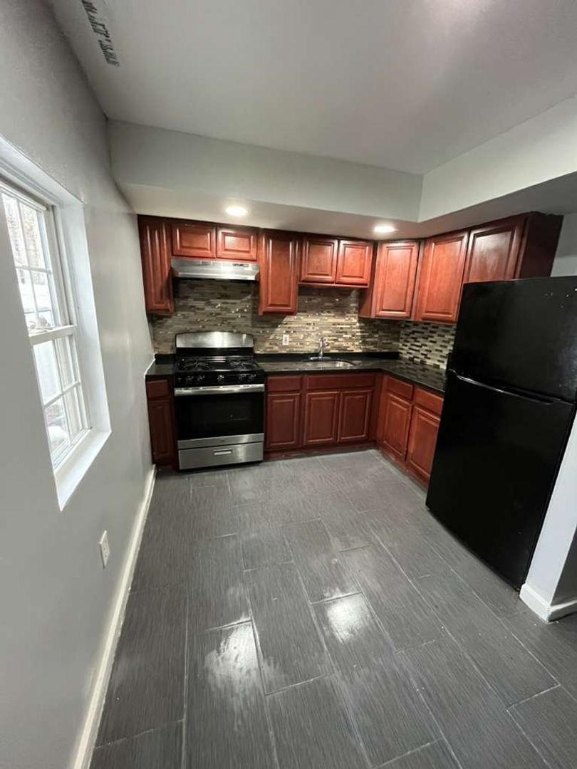 new haven Apartment: 76 sherman ave