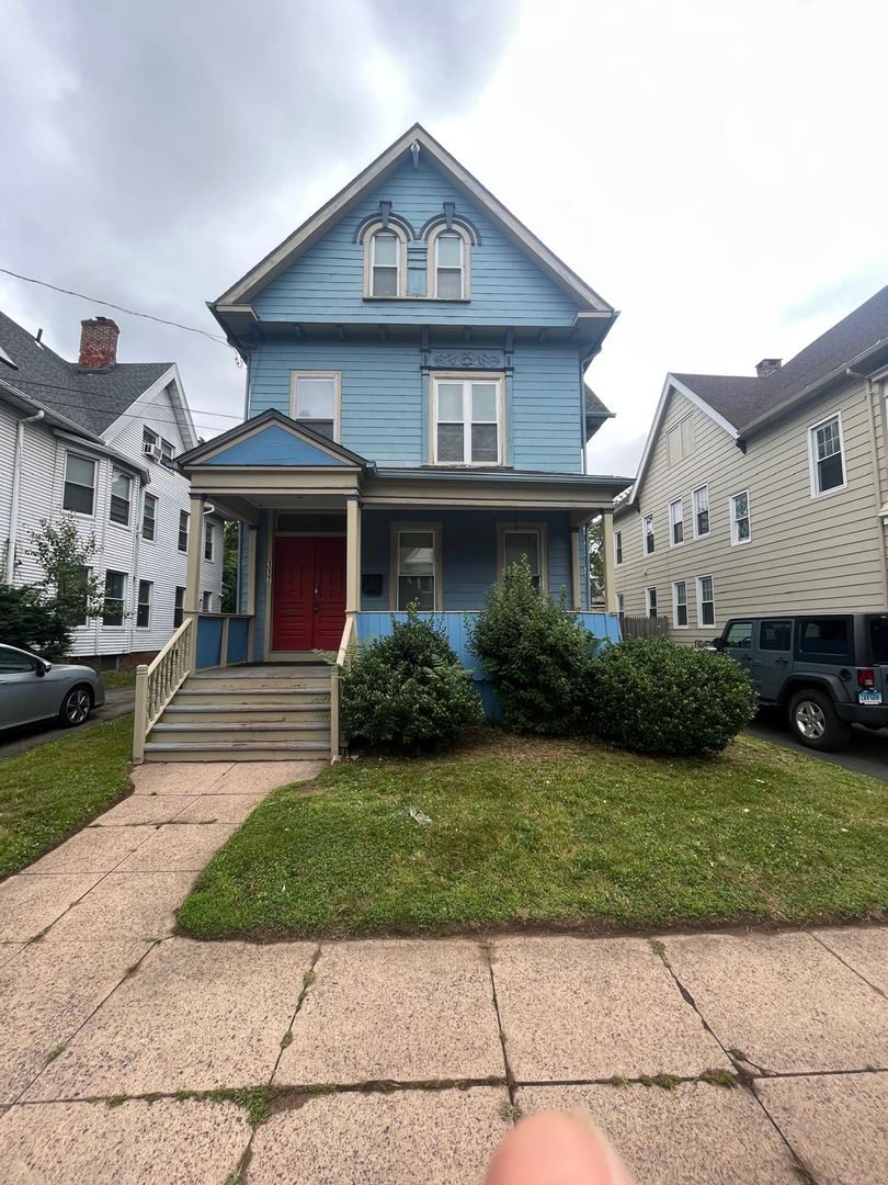 New haven House: 117 Maple St
