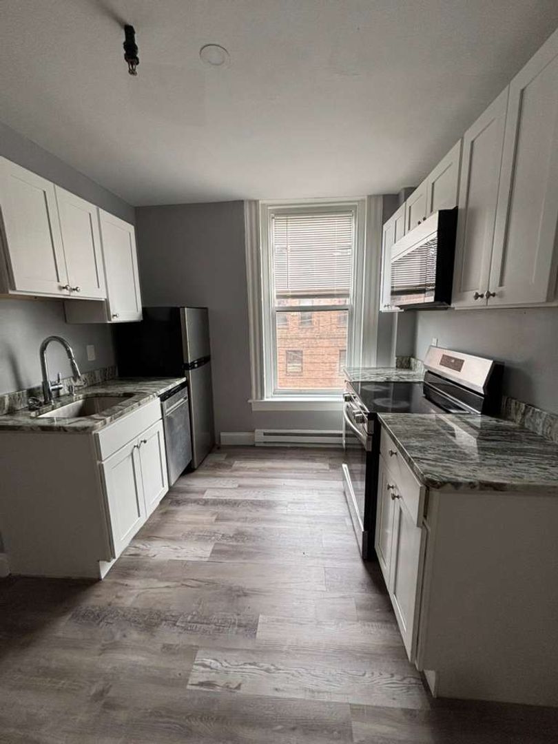 middletown Apartment: 460 main street