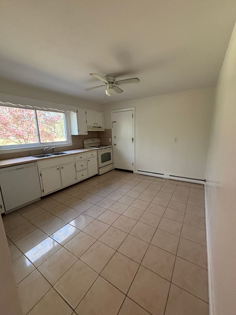 Cheshire Apartment: 122-128 Country Club Rd