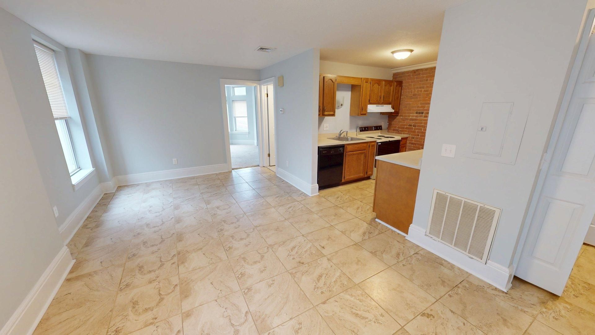 Shelton Apartment: 500 Howe Ave