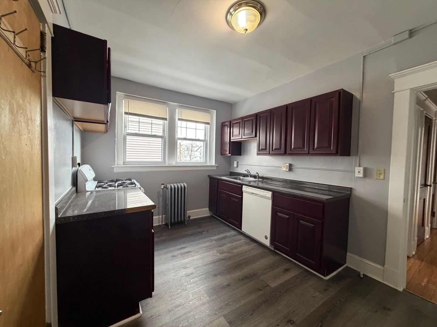 West Haven Apartment: 182 Elm St