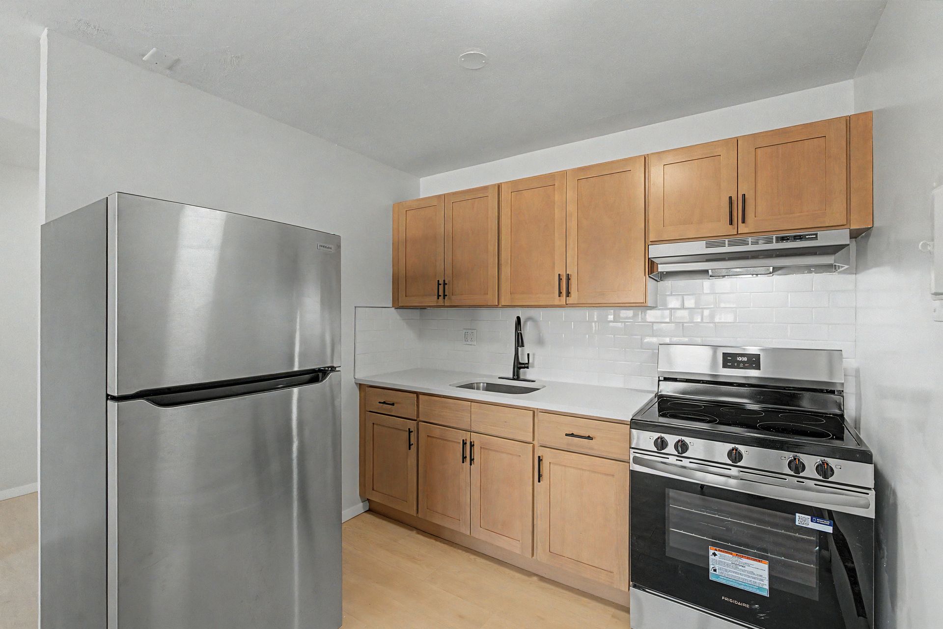 Windsor Locks Apartment: 21 Spring St