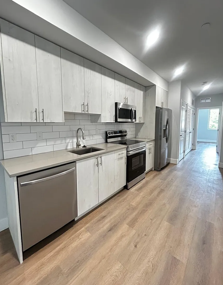 Philadelphia Apartment: 1229 Hilton St