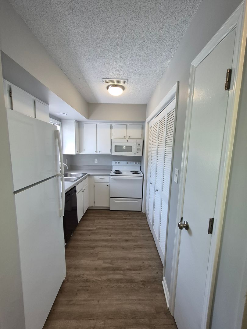 Lewisville Apartment: 1101 Brookway West Dr