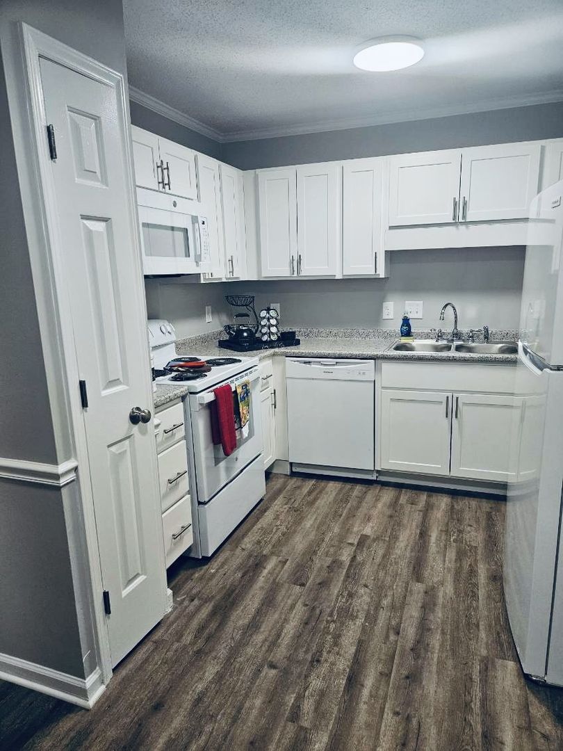 Lewisville Apartment: 1101 Brookway West Dr