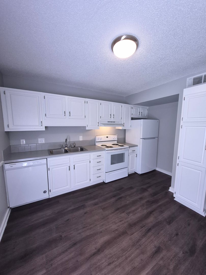 Lewisville Apartment: 1101 Brookway West Dr
