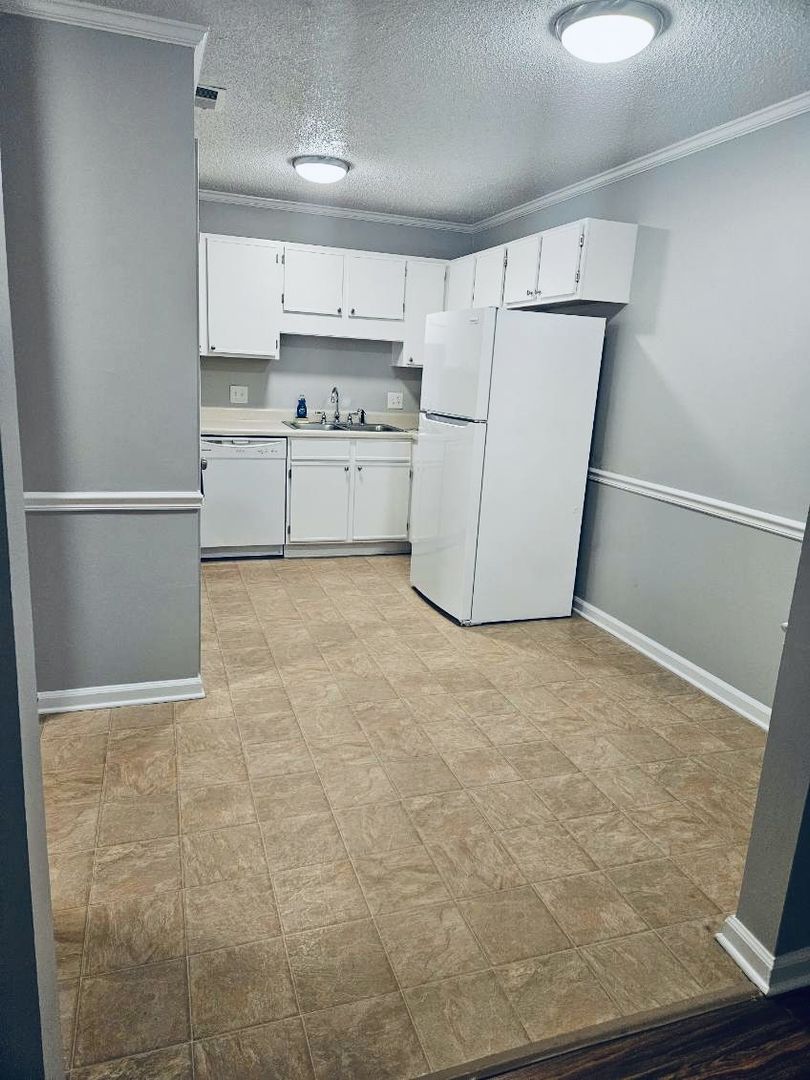 Lewisville Apartment: 1101 Brookway West Dr