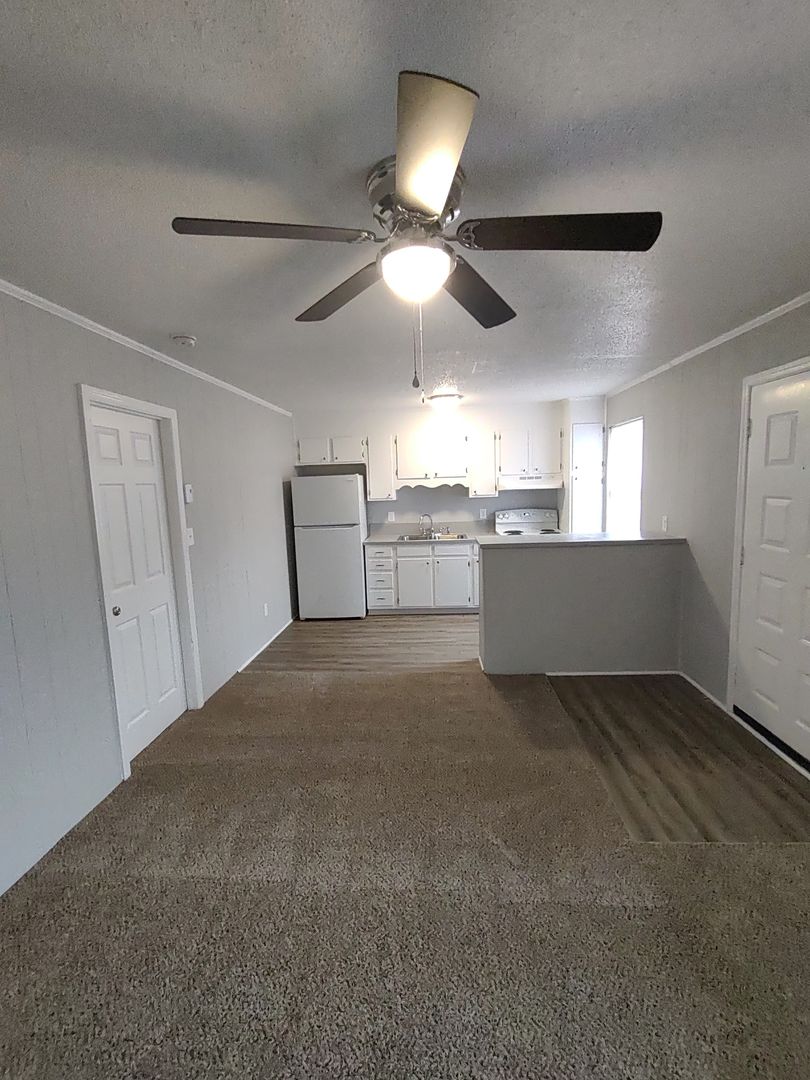 Winston Salem Apartment: 100 West Meadows Dr