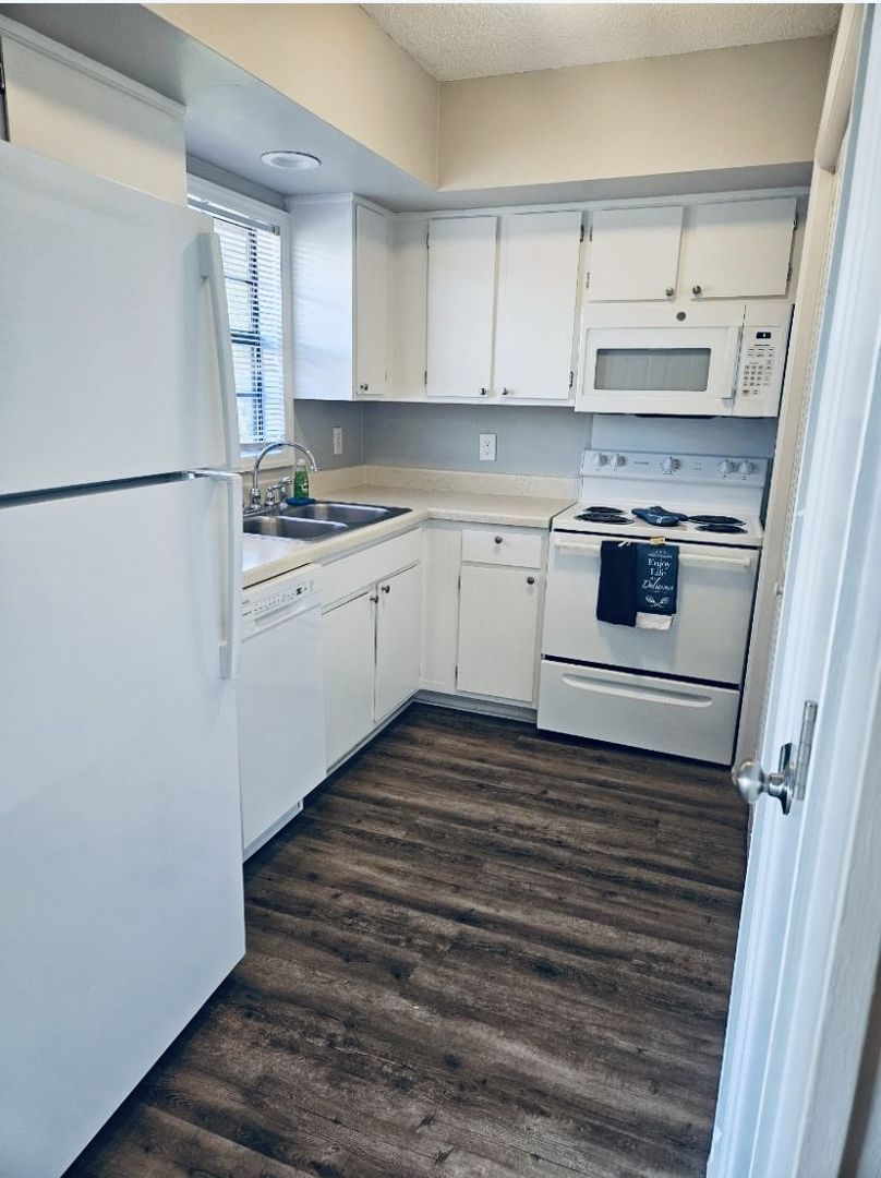 Lewisville Apartment: 1101 Brookway West Dr