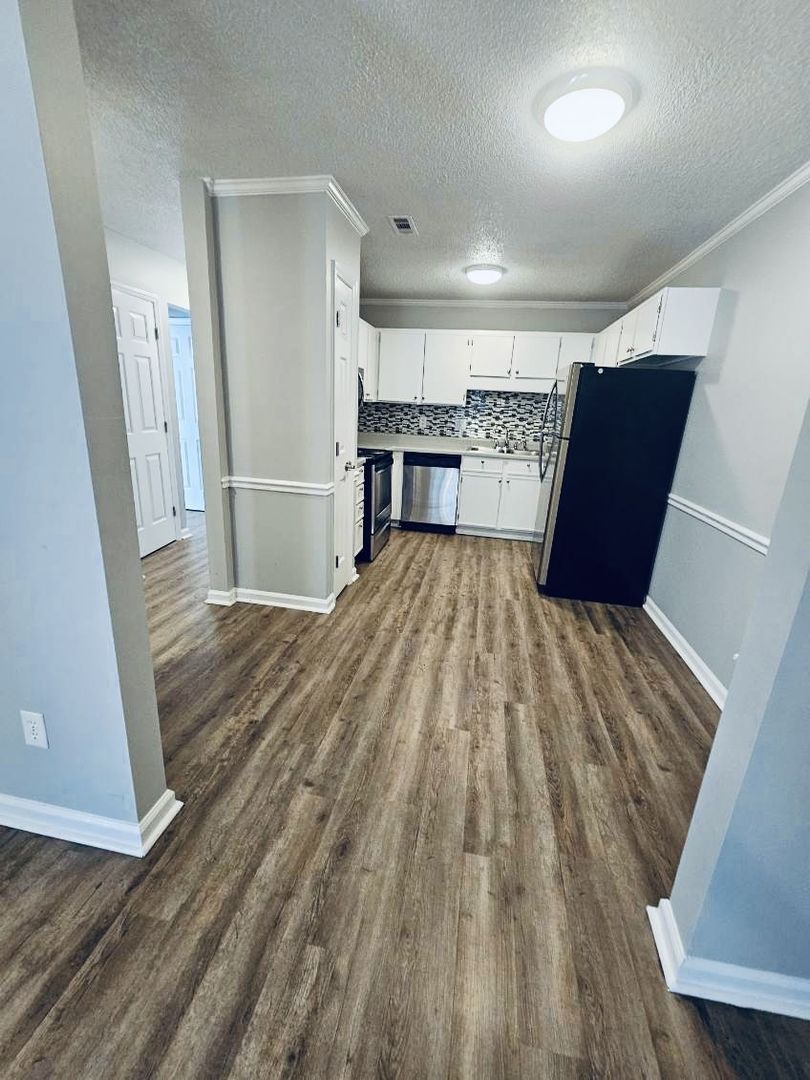 Lewisville Apartment: 1101 Brookway West Dr