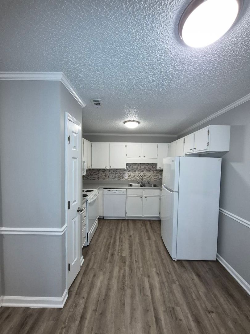 Lewisville Apartment: 1101 Brookway West Dr