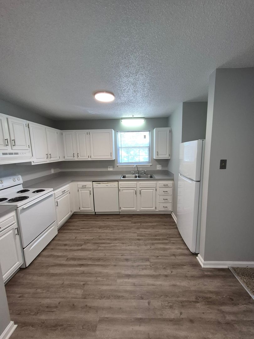 Lewisville Apartment: 1101 Brookway West Dr